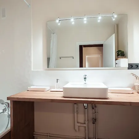 Apartment Cornec - Your In *